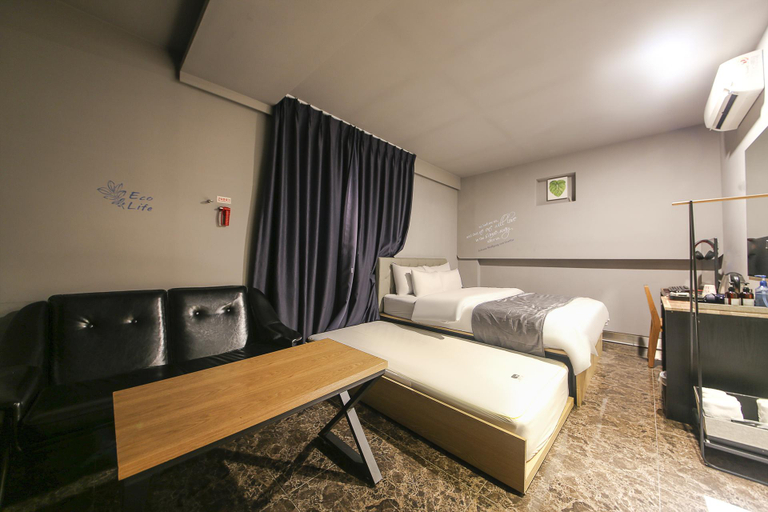 Bedroom 3, Changwon Myeongseo-dong Hotel Bucks, Changwon