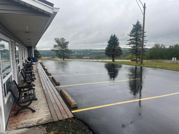 Property grounds 3, Ja-Sa-Le Motel, Carleton