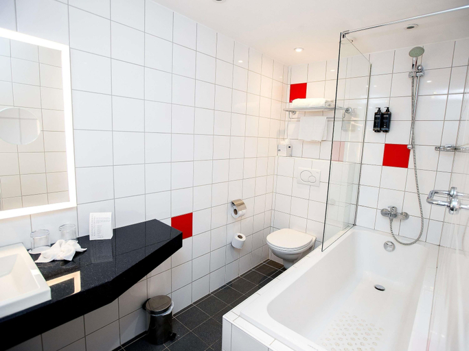 Bathroom 3, Mercure Thurrock Stifford Hall, Thurrock