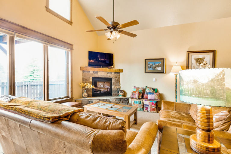 Living area 4, Inviting Retreat Near Downtown w/ Scenic Deck, Mountain Views, & Free Wifi, Larimer
