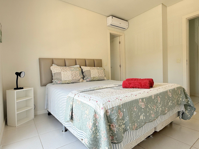 Room 2, Residencial com piscina, Florianopolis