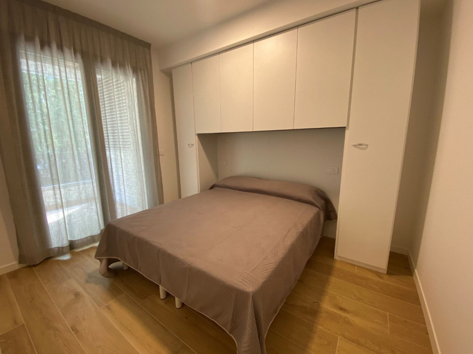 Room 4, Modern Accommodation With Terrace, Venezia