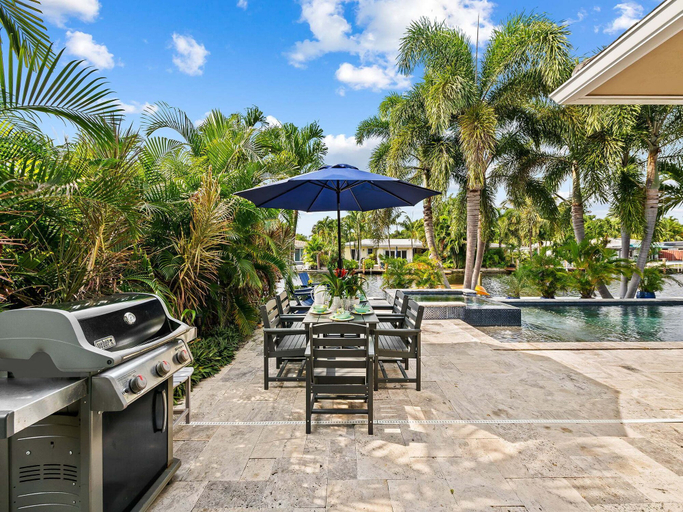 Interior 5, Heated Pool Modern Spacious Waterway Home Offering Comfort Style and Total Relaxation, Broward