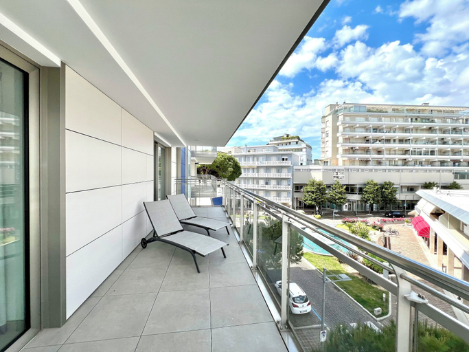 Balcony 5, Bright Apartment With Balconies, Udine