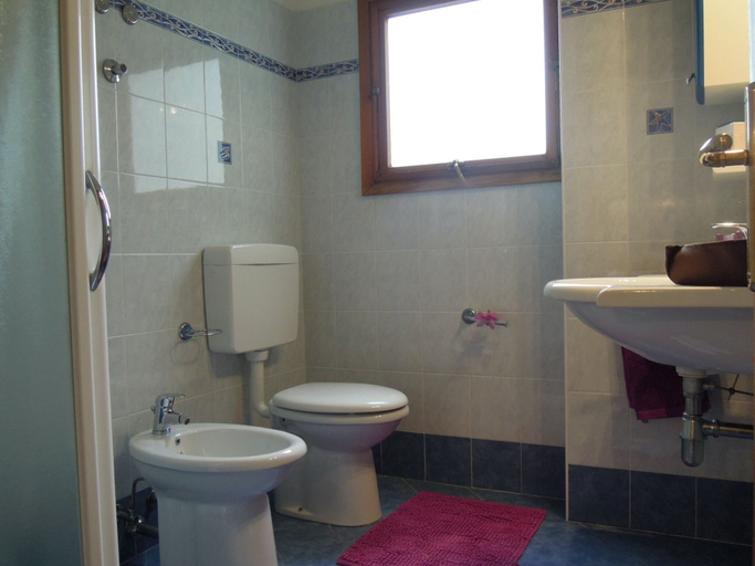 Bathroom 2, Sea-front Studio in an Excellent Position, Venezia