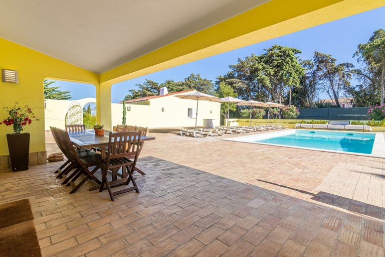 Room 3, Villa Dean Private Pool For Families AC WI-, Lagos