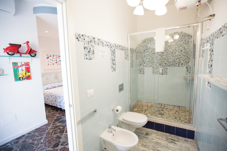 Others 4, Room-versomare - Room Maestrale Extra Be, Bari