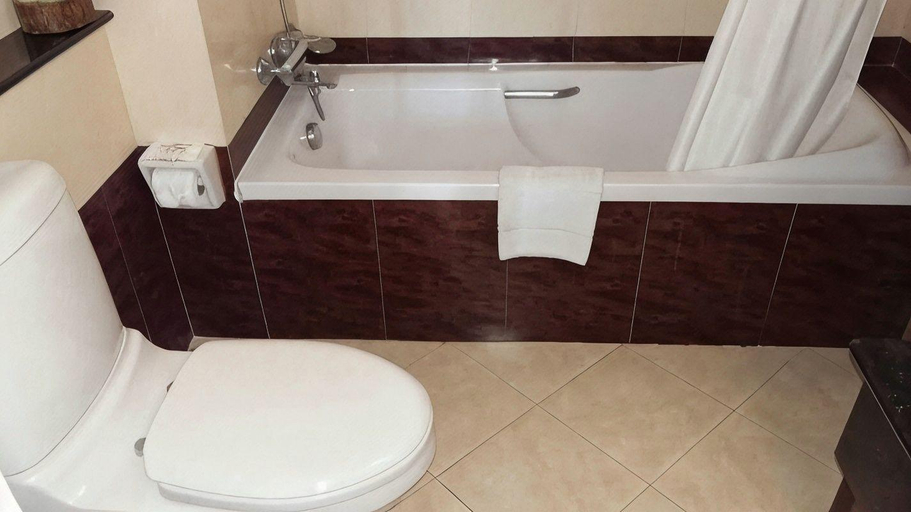 Bathroom 5, Aiyara Palace, Pattaya