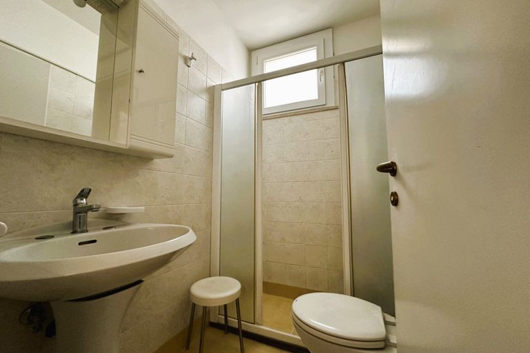 Bathroom 3, Cozy Villetta With Pool and Garden in Bibione, Venezia
