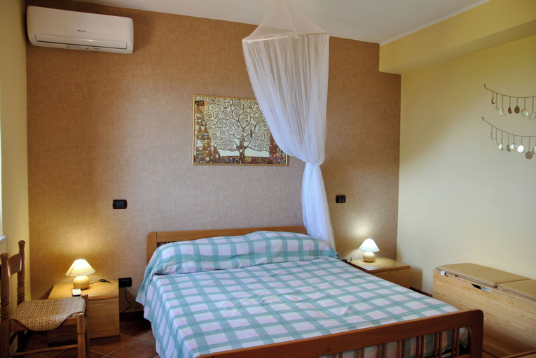 Bedroom 2, Uva & Stelle Maison Detached Villa in the Hills of Sperlonga, Latina
