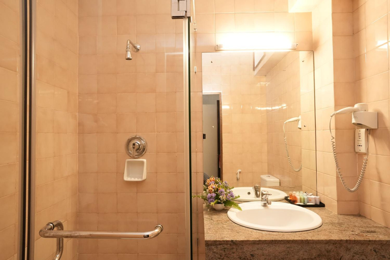 Bathroom 3, Hotel Casamara-Kandy, K.F.G. & G. Korale
