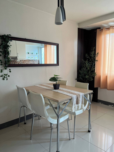 Dining room 5, Cozy 1BR Condo in Pasay City - Steps From SM Mall of Asia, Pasay City