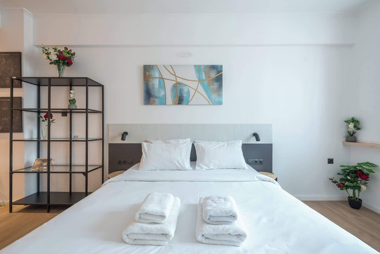 Room 3, Studio King Bed&Workspace- Weekend Noise, Attica