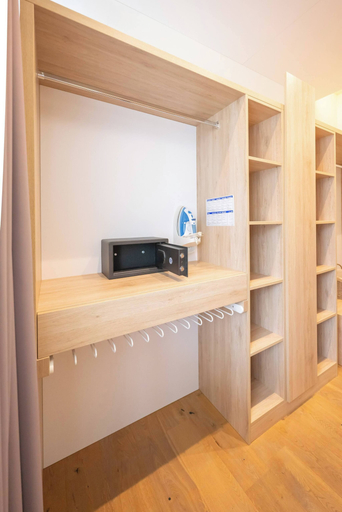 Interior 3, Comfort Studio With King-size Bed for 2 People 24-7 Check-in, Graz