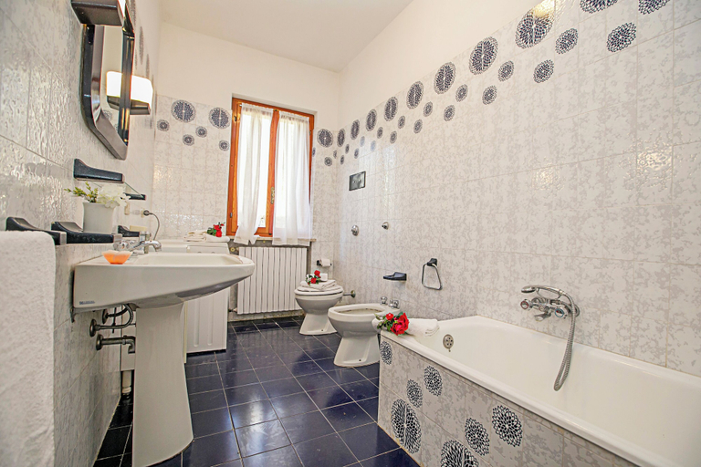 Bathroom, Balcone Panoramico sul Garda, Brescia