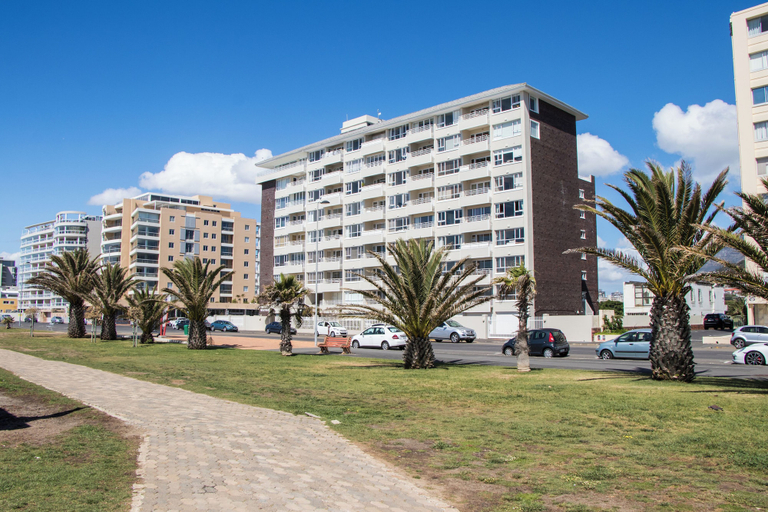 Exterior & Views, Mouille Point Studio Apartment With Stunning View, City of Cape Town