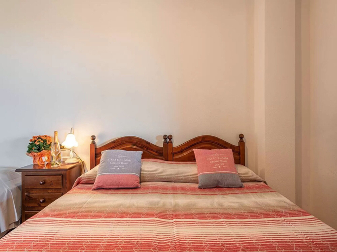 Room 5, Holiday Retreat Near La Caletta Beaches, Nuoro