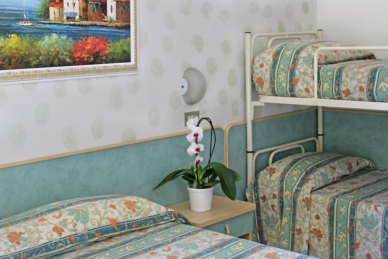Bedroom 3, Hotel Flora, Rimini