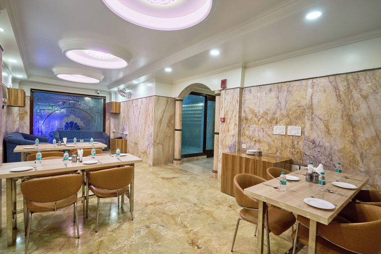 Restaurant 4, Treebo Premium Royal Gold Palace, Delhi