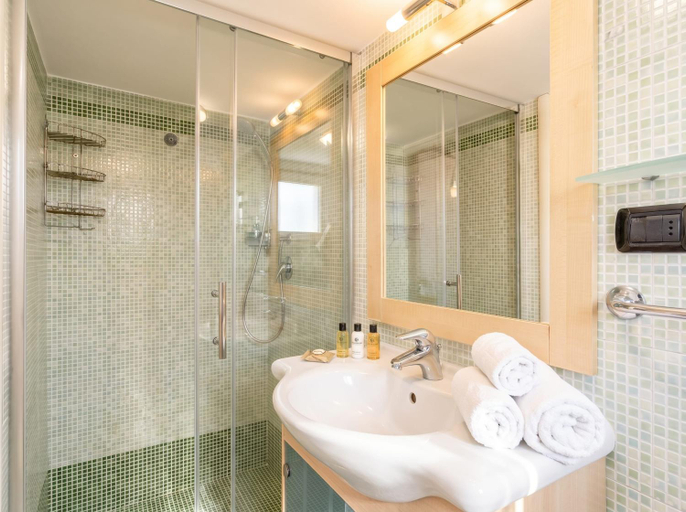 Bathroom 3, L'onda del Mare: Marina Seaview Panoramic Loft, Bari