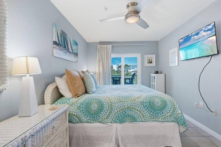 Room 2, Grand Caribbean 117, Baldwin