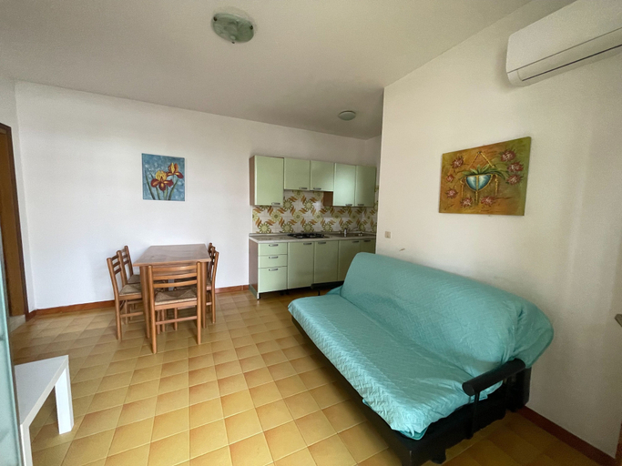 Lounge, Flat With Shared Garden 200 m From the sea, Rovigo