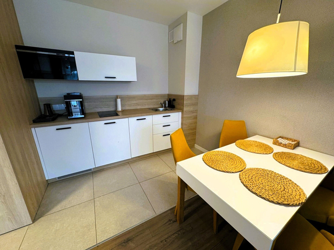 Private kitchen 2, Apartment in Miedzyzdroje With Swimming Pool, Kamień