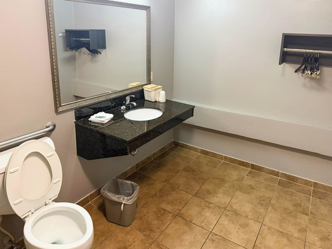 Bathroom 5, Motel 6 Stafford, VA - Quantico, Stafford