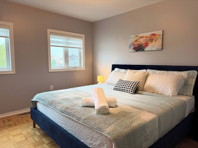 Room 3, Entire single house, York