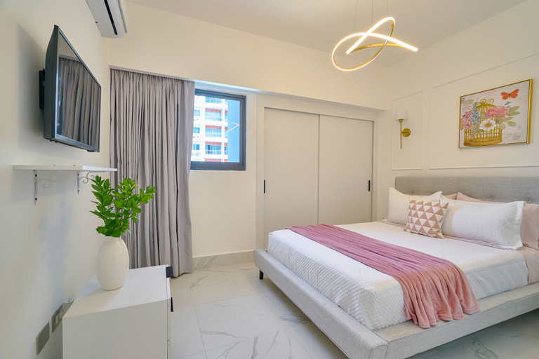 Room 2, 2BR Urban Oasis Downtownsd Pool Gym Balcony, Distrito Nacional