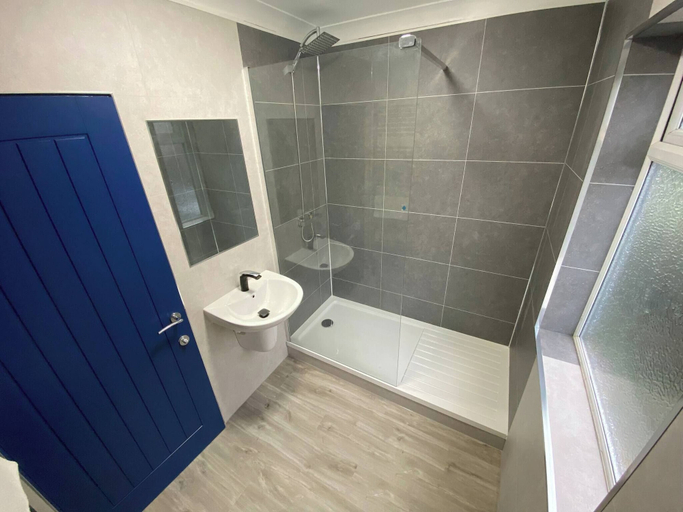 Bathroom 3, 3 Room Apartment - Twins-double, Cambridgeshire