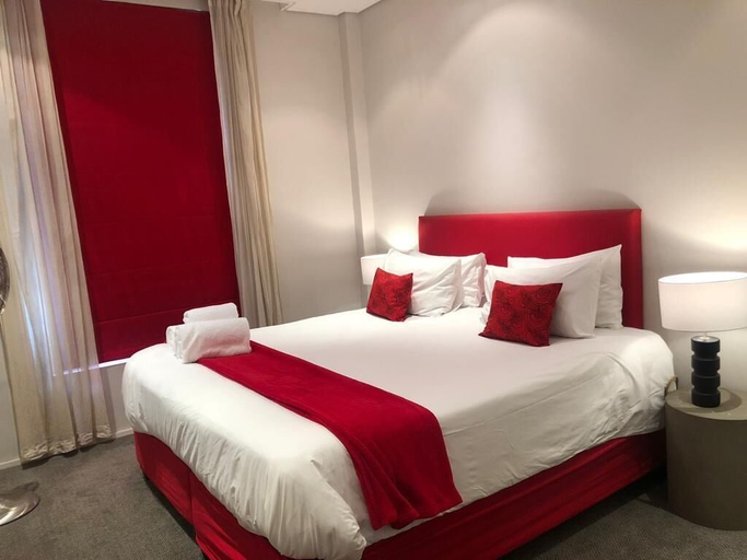 Room, Lovely one bedroom open plan apartment, City of Cape Town