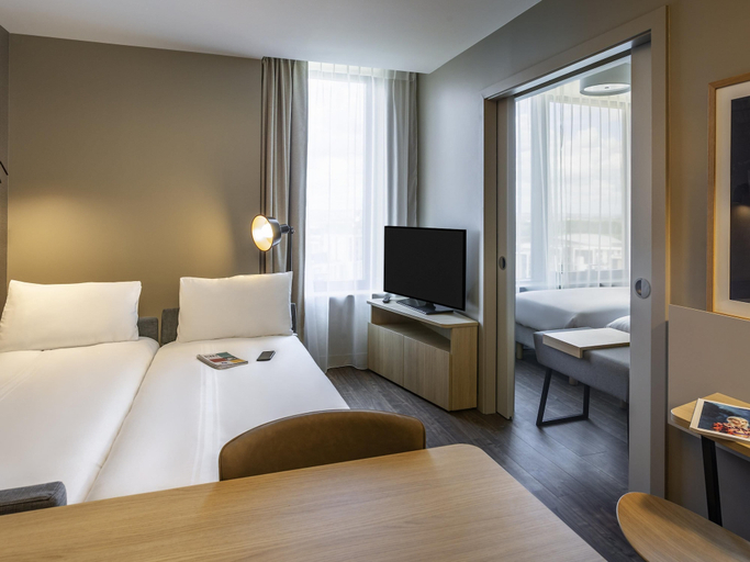 Bedroom 3, Aparthotel Adagio London Stratford, London
