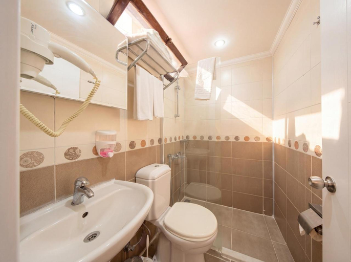 Bathroom 3, Tropic Beach Resort Hotel, Manavgat