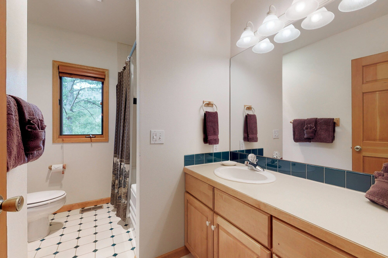 Bathroom 5, Great Location Near National Park & Town With a Deck & Mountain View, Larimer