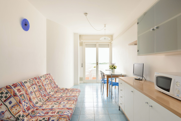 Living room, Bright top-floor apartment with sea view, Udine