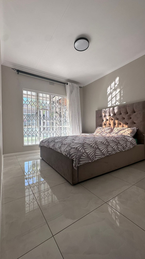 Room 4, Serene 3-Bedroom House Rental in Secure Kempton Park Complex, Ekurhuleni