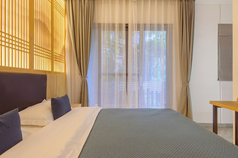 Room 3, Room-heinemann Hotel Courtyard or Terrac, Leshan