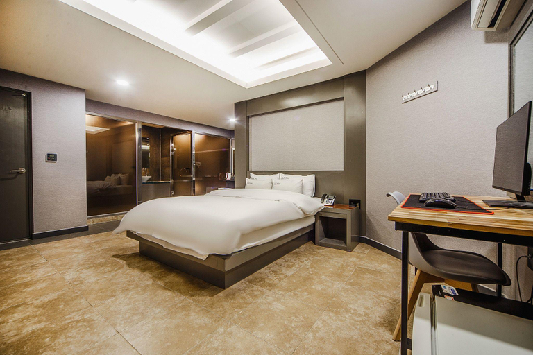 Bedroom 4, Gwangju Sinandong Qook, Buk