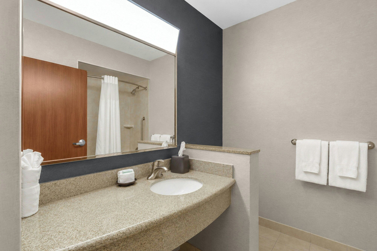 Bathroom 5, Courtyard by Marriott Fort Worth West at Cityview, Fort Worth