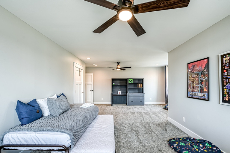 Room 2, Dog-friendly Lakefront Home With a Game Room, Children's Items, and Firepit, Louisa