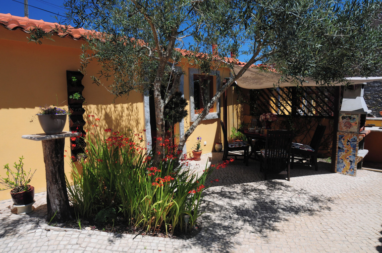 Exterior & Views 2, Charming Cottage With 2 Bedrooms in a Seaside Village, Caldas da Rainha