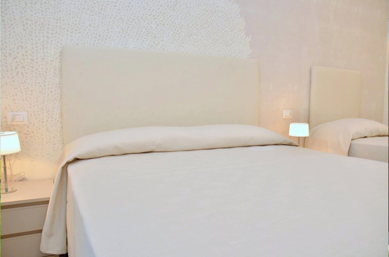Room 2, Bright and Coastal Flat in the Heart of Bibione, Venezia
