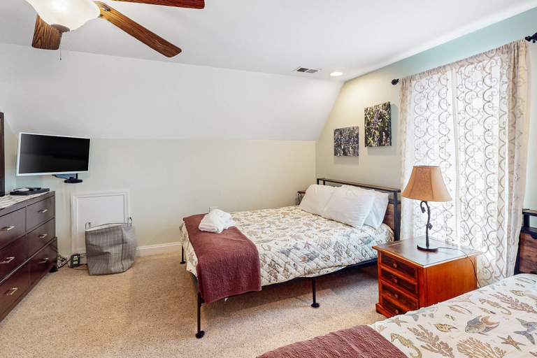 Room 2, Nature Lover's Lakefront Home With a Beach, Dock, Fire Ring, & More, Spotsylvania