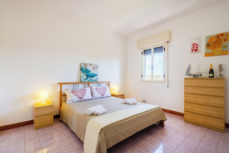 Room 4, Porto Cesareo Air-conditioned Villa 12 Beds Torre Cesarea, Lecce