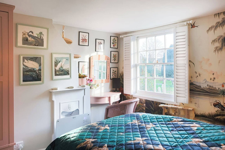 Room 2, Artists Hideaway in Cowfold, West Sussex