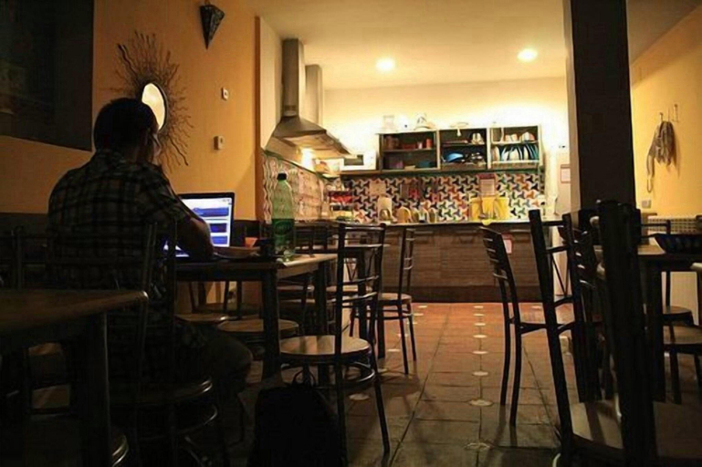 Food & Drinks, Oasis Backpackers' Hostel Granada, Granada