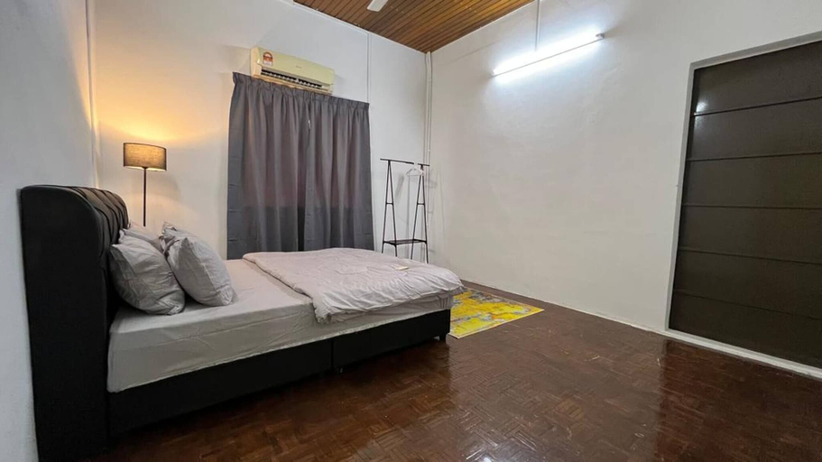 Room 3, Bayan Lepas Getaway - Nature Views & BBQ Haven, Penang Island