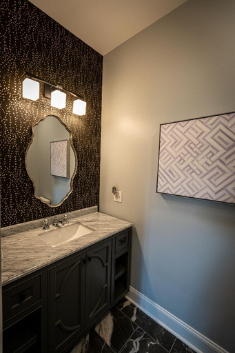 Bathroom 2, Washington Street Quarters, Greenbrier