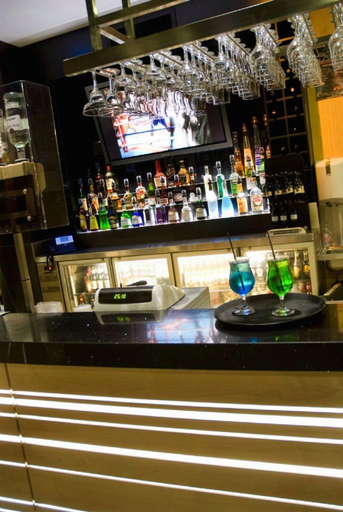 Food & Drinks 5, Chateau Beachside Resort, Gold Coast